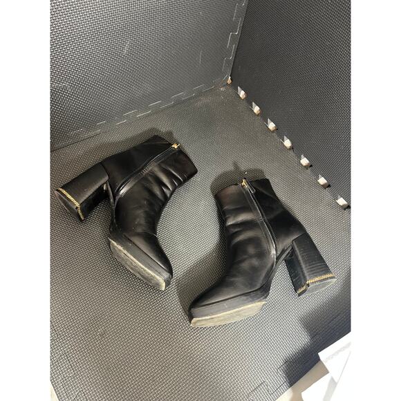 Tory Burch Women Ruby 90 Link Chain Black Leather Chunky Boots size 8.5 - Picture 5 of 9